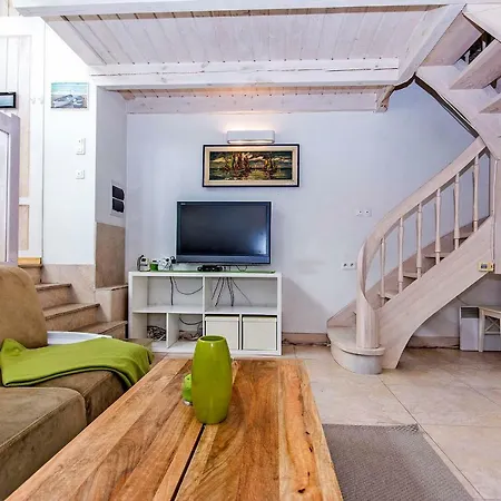 Apartment Carlo Rentyear *